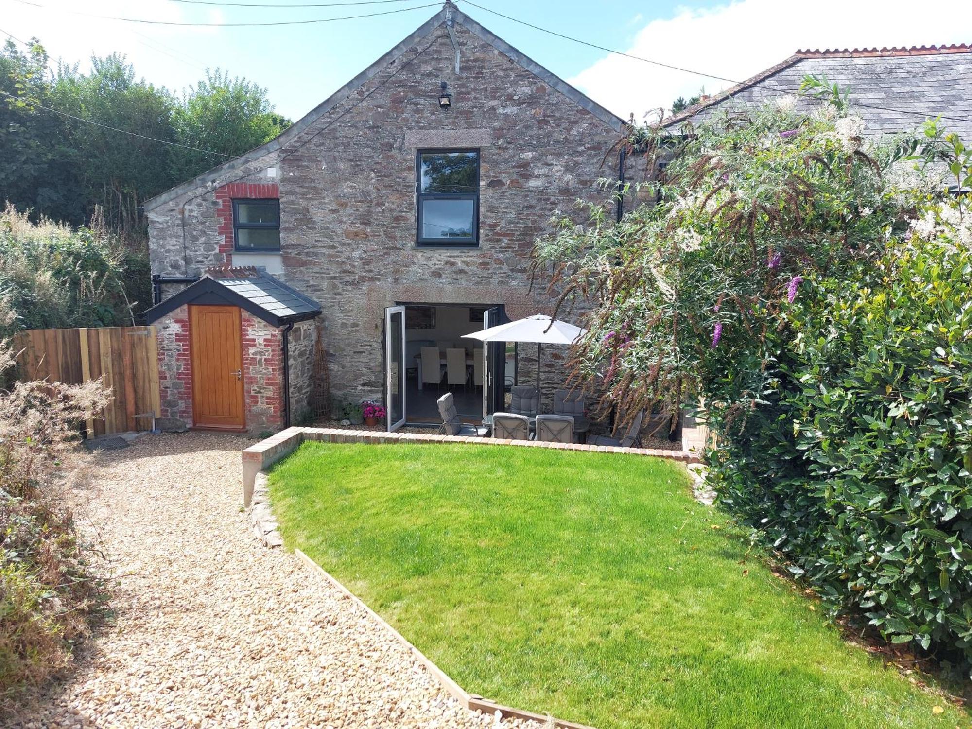 Swallows Rest - 3 Bedrooms - Nr *
