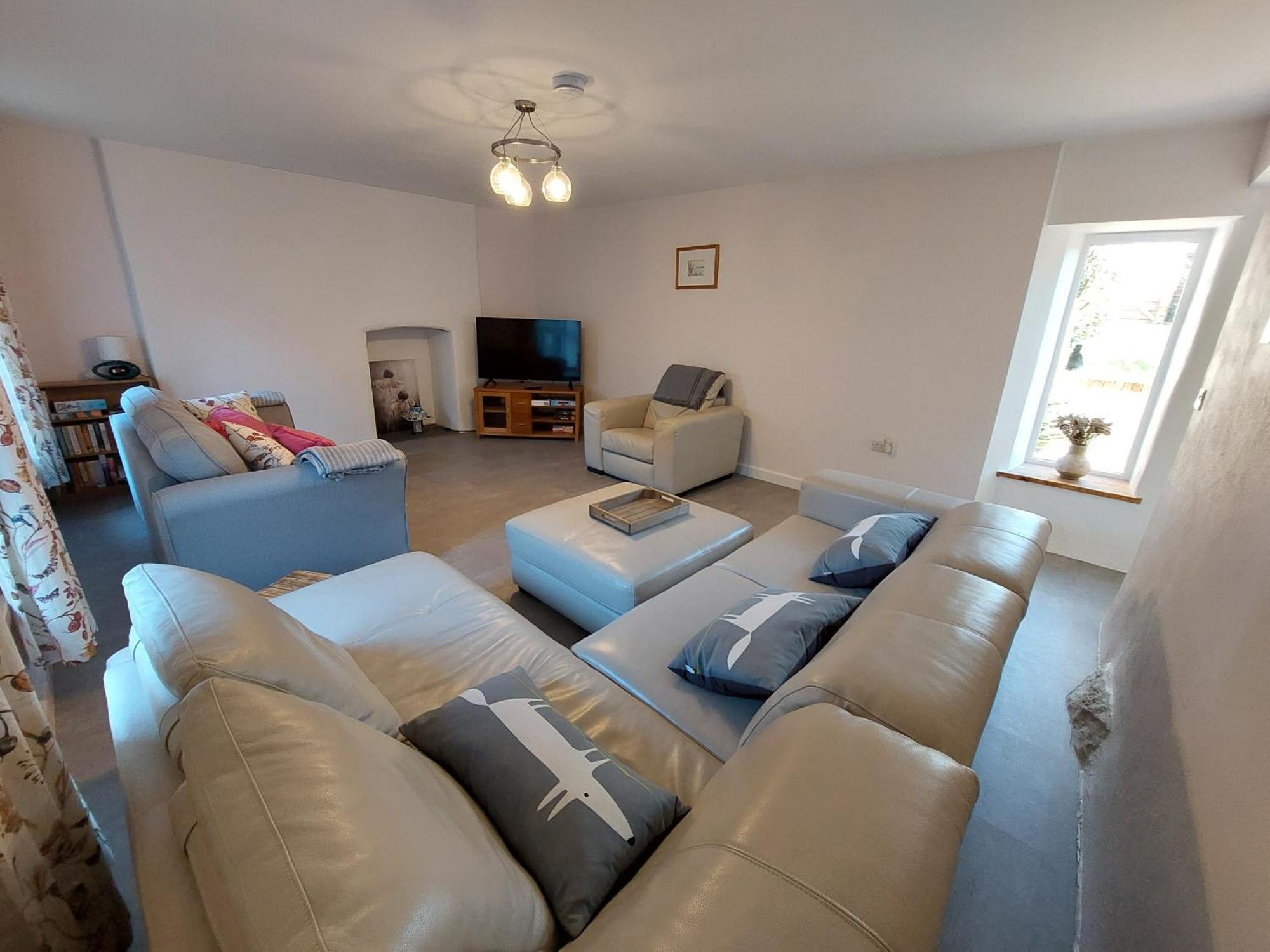 Swallows Rest - 3 Bedrooms - Nr